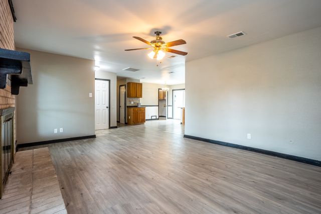 1206 OAKBLUFF Drive, Lancaster, TX 75146
