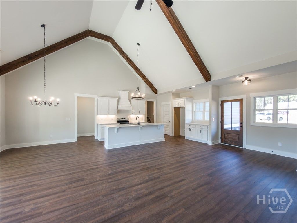 Image 6 of property listing at 345 WOODFIN, Social Circle, GA 30025