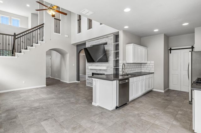 689 Nautical LOOP, Kyle, TX 78640