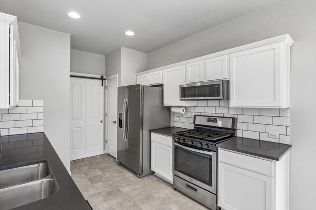 689 Nautical LOOP, Kyle, TX 78640
