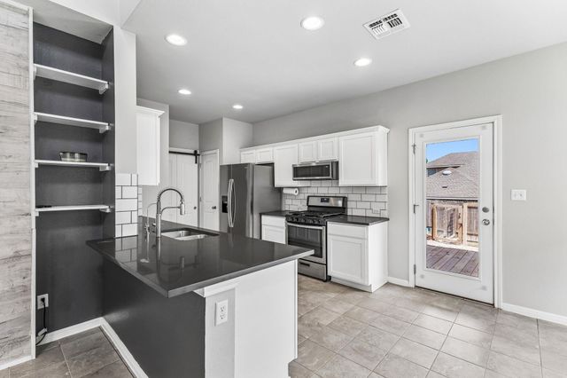689 Nautical LOOP, Kyle, TX 78640