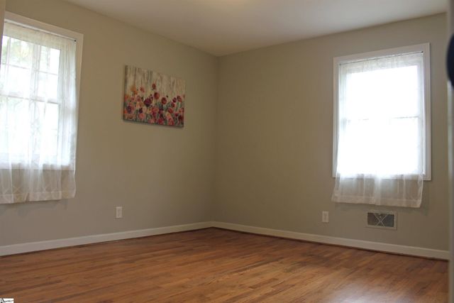 208 Alice Farr Drive, Greenville, SC 29617