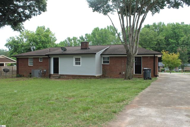 208 Alice Farr Drive, Greenville, SC 29617