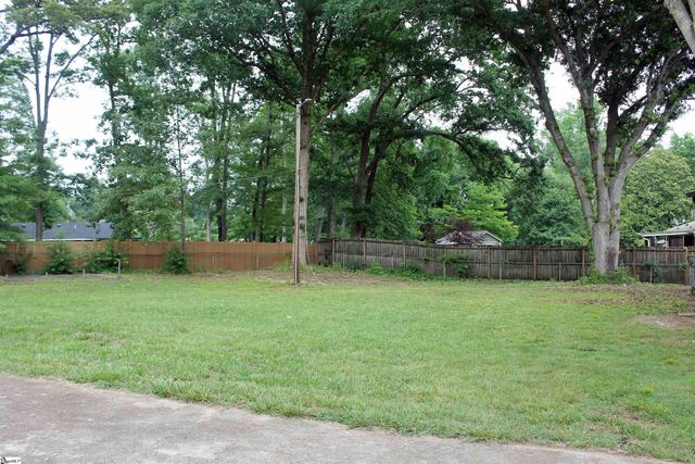208 Alice Farr Drive, Greenville, SC 29617