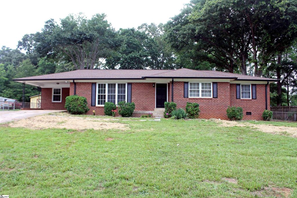 208 Alice Farr Drive, Greenville, SC 29617
