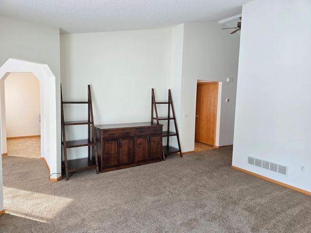 7462 Hinton Park Avenue S, Cottage Grove, MN 55016