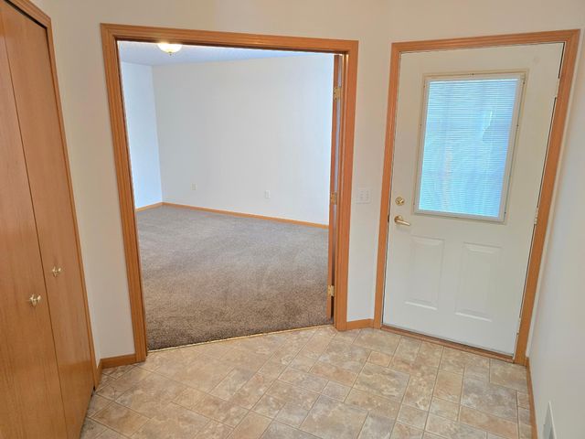 7462 Hinton Park Avenue S, Cottage Grove, MN 55016