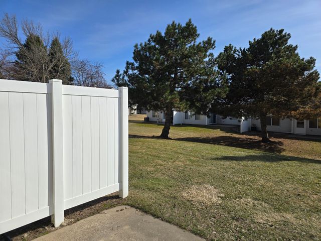 7462 Hinton Park Avenue S, Cottage Grove, MN 55016