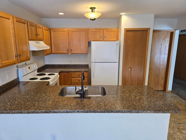 7462 Hinton Park Avenue S, Cottage Grove, MN 55016