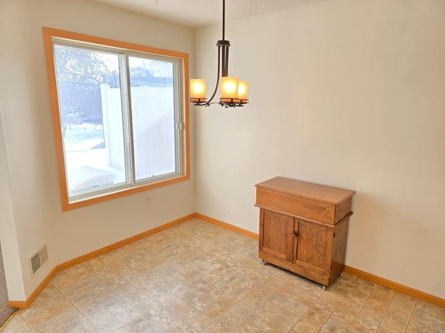 7462 Hinton Park Avenue S, Cottage Grove, MN 55016