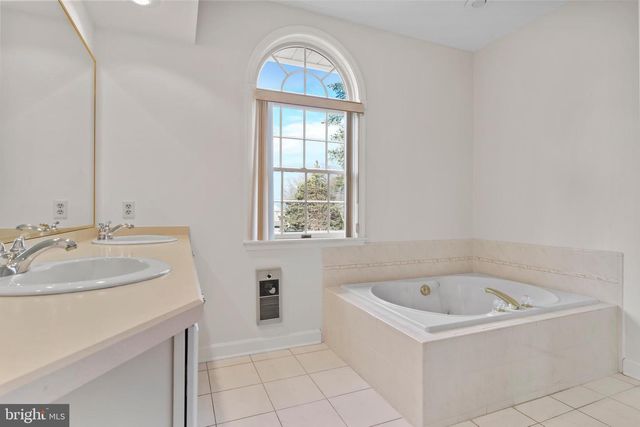 504 BRIDGEVIEW DR, Lemoyne, PA 17043