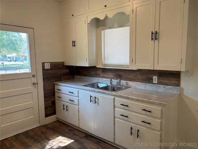 518 3rd Avenue NW, Ardmore, OK 73401