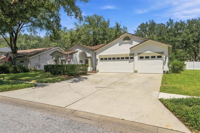 9316 KNIGHTSBRIDGE COURT, Tampa, FL 33647