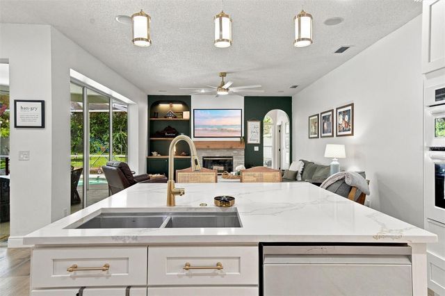9316 KNIGHTSBRIDGE COURT, Tampa, FL 33647