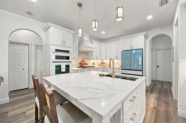 9316 KNIGHTSBRIDGE COURT, Tampa, FL 33647