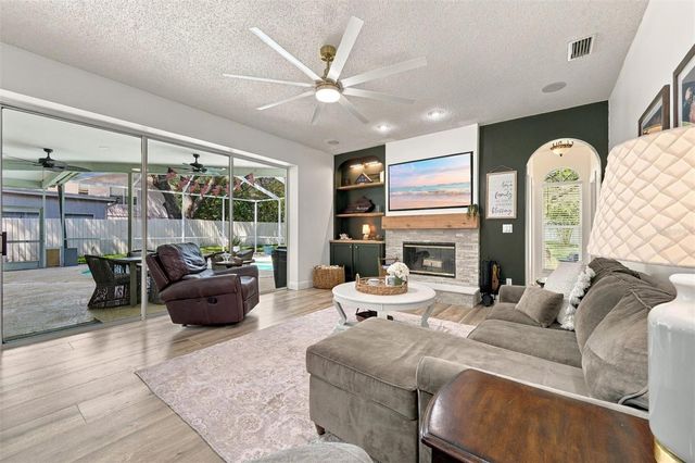 9316 KNIGHTSBRIDGE COURT, Tampa, FL 33647