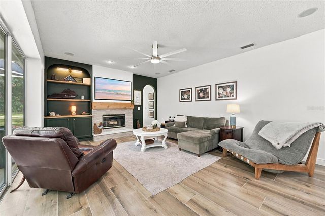 9316 KNIGHTSBRIDGE COURT, Tampa, FL 33647