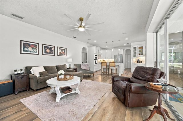 9316 KNIGHTSBRIDGE COURT, Tampa, FL 33647