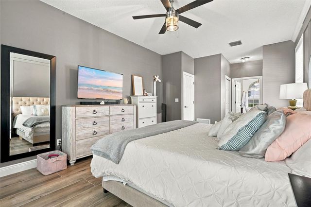 9316 KNIGHTSBRIDGE COURT, Tampa, FL 33647