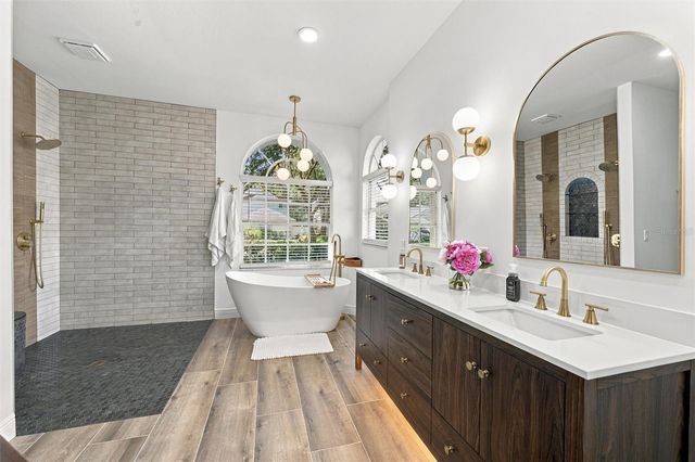 9316 KNIGHTSBRIDGE COURT, Tampa, FL 33647