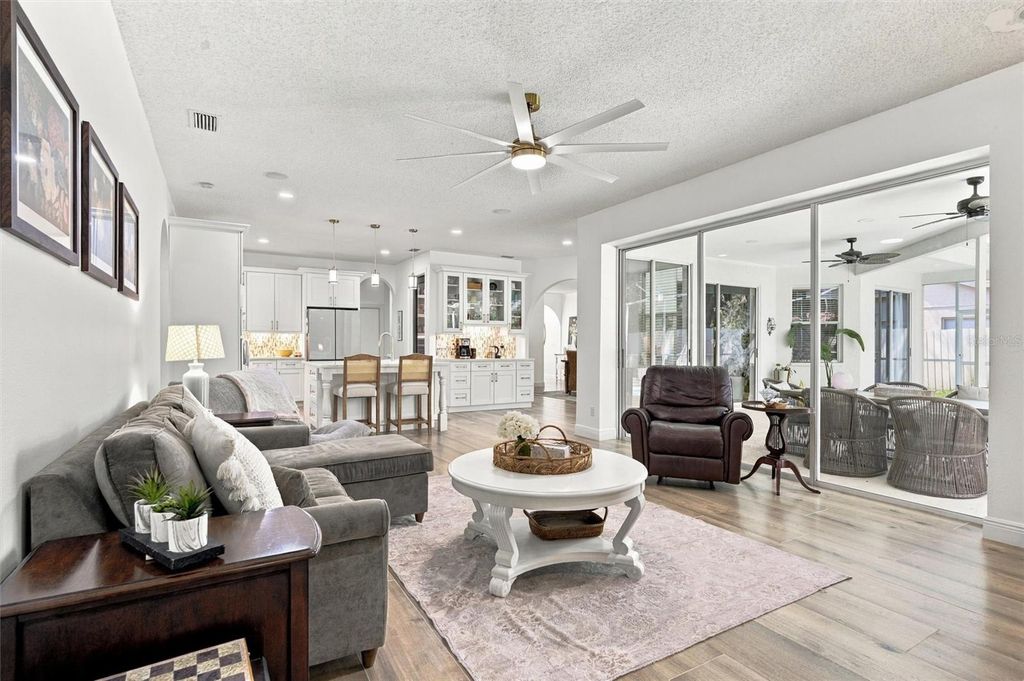 Image 24 of property listing at 9316 KNIGHTSBRIDGE COURT, Tampa, FL 33647