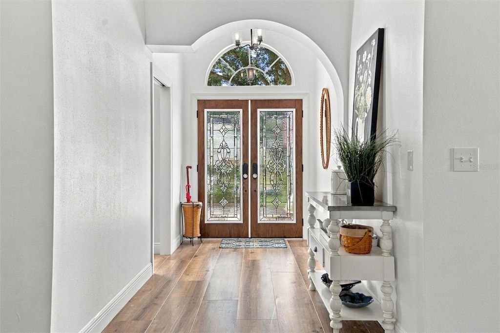 Image 4 of property listing at 9316 KNIGHTSBRIDGE COURT, Tampa, FL 33647