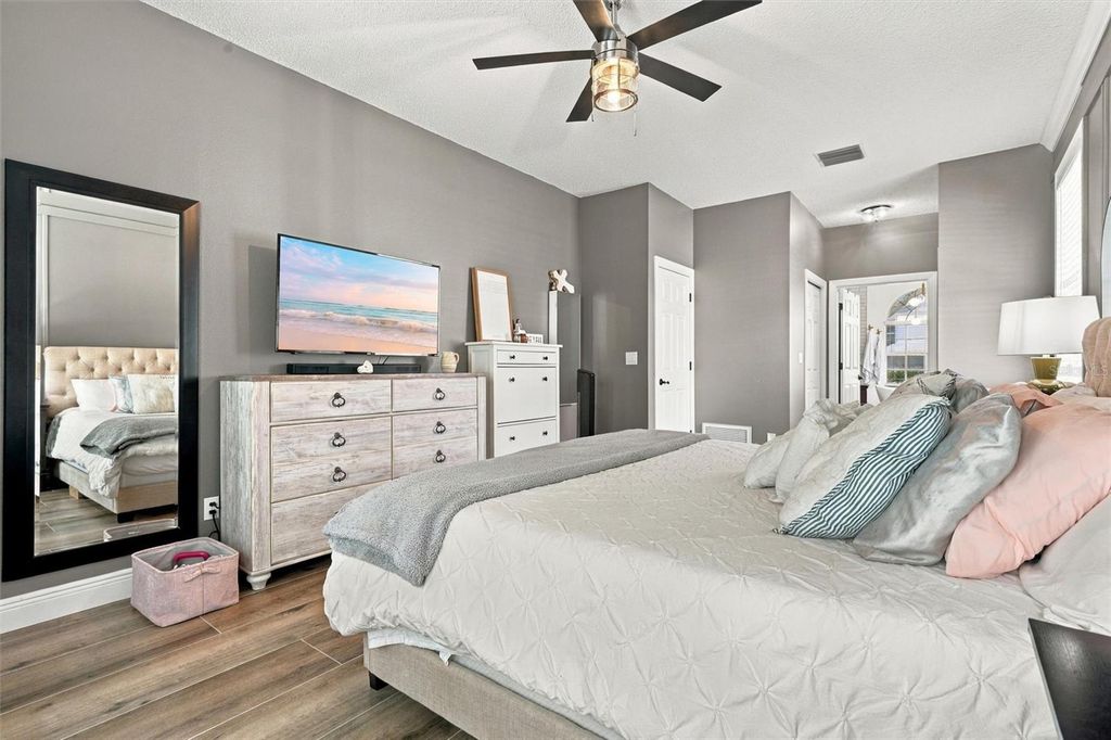 Image 48 of property listing at 9316 KNIGHTSBRIDGE COURT, Tampa, FL 33647