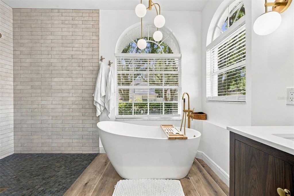 Image 53 of property listing at 9316 KNIGHTSBRIDGE COURT, Tampa, FL 33647