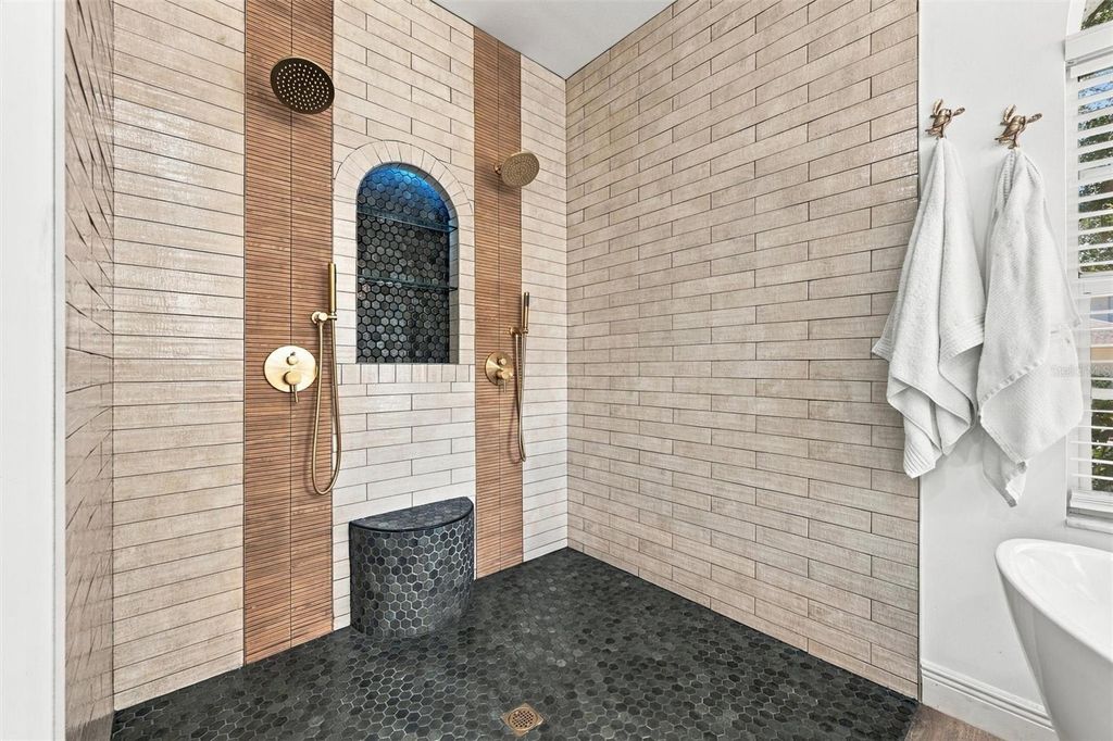 Image 57 of property listing at 9316 KNIGHTSBRIDGE COURT, Tampa, FL 33647