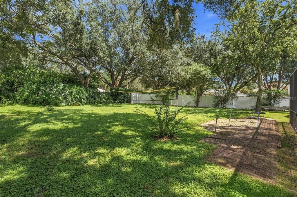 Image 80 of property listing at 9316 KNIGHTSBRIDGE COURT, Tampa, FL 33647