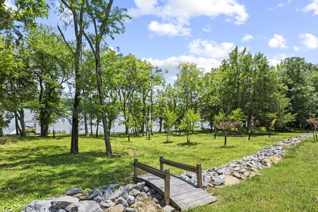 883 Newton Ln, Gallatin, TN 37066