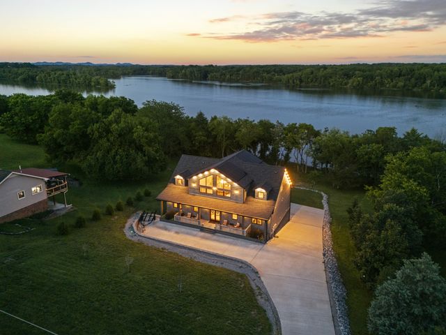 883 Newton Ln, Gallatin, TN 37066