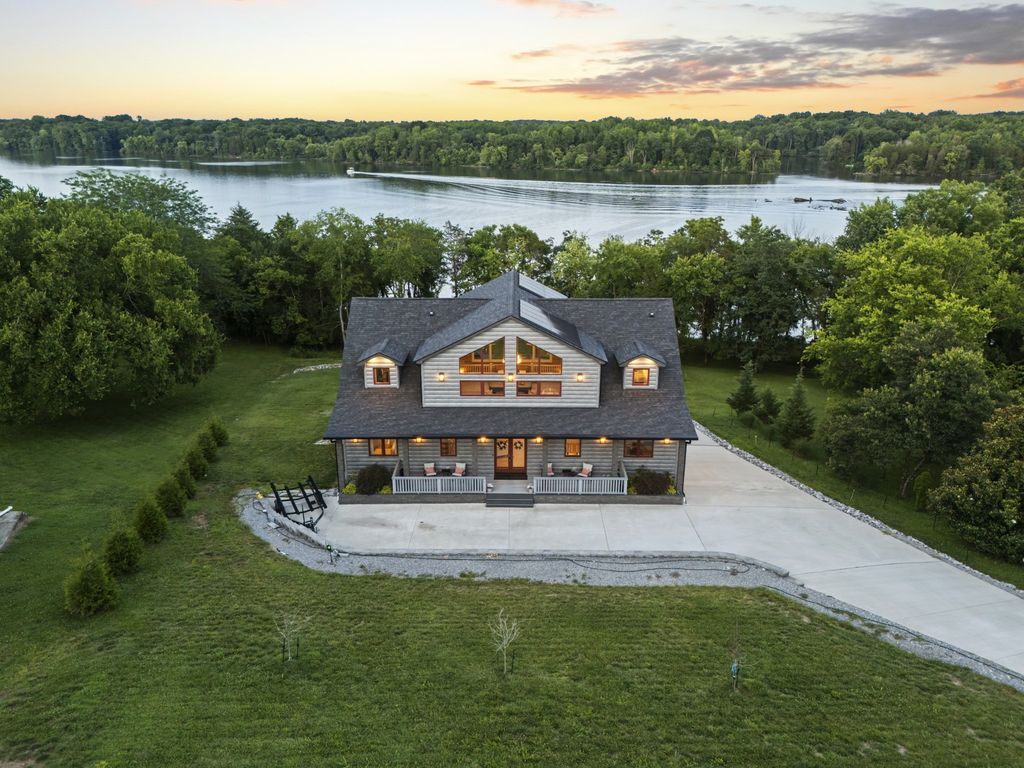 883 Newton Ln, Gallatin, TN 37066