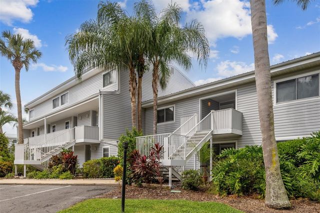 210 RIVER BEND PLACE B, Welaka, FL 32193