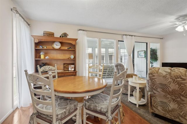 210 RIVER BEND PLACE B, Welaka, FL 32193