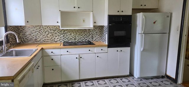 3109 SMITH, Pikesville, MD 21208