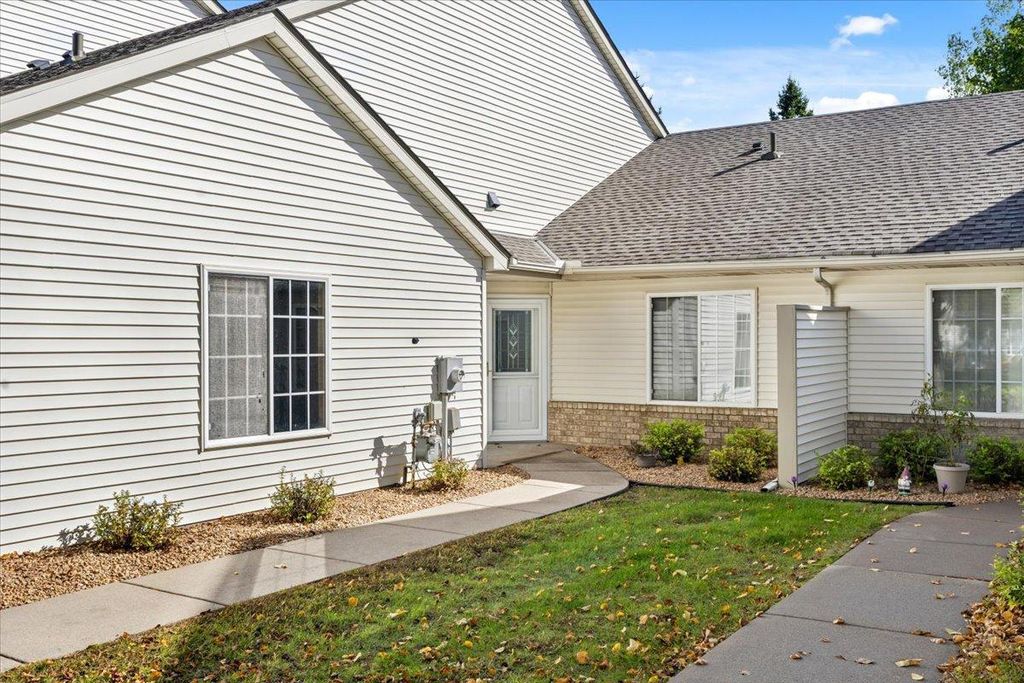 7987 Forest Boulevard Unit F, Woodbury, MN 55125 — photo 2