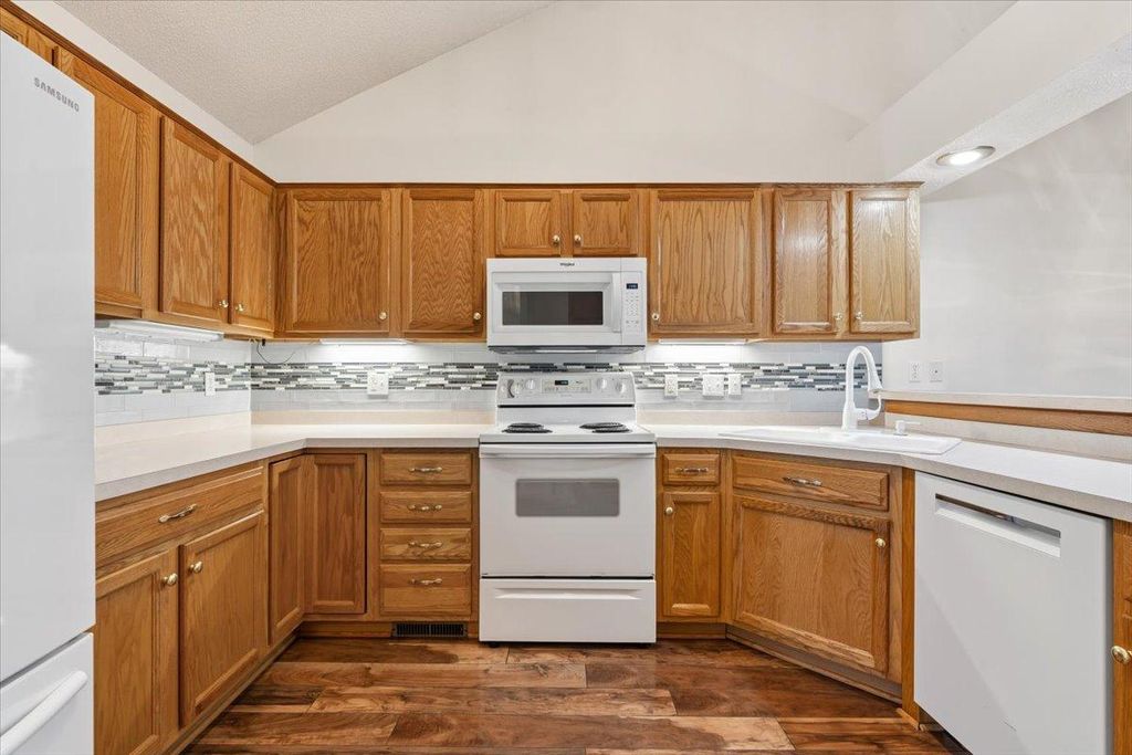 7987 Forest Boulevard Unit F, Woodbury, MN 55125 — photo 5