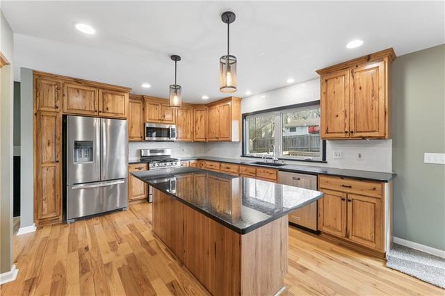 2916 Rimrock Drive, Lawrence, KS 66047