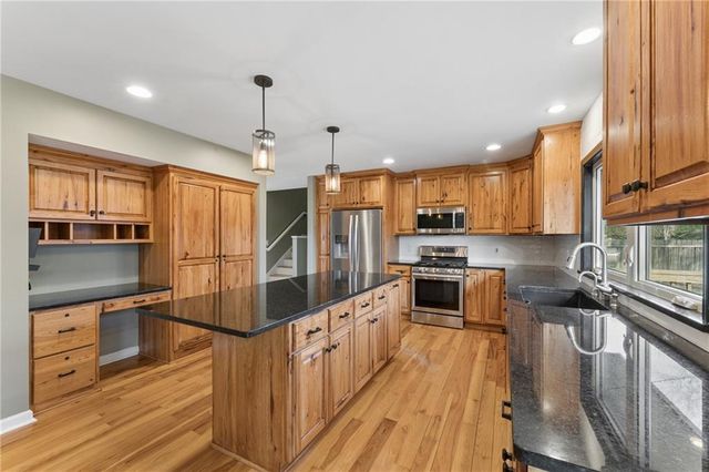 2916 Rimrock Drive, Lawrence, KS 66047