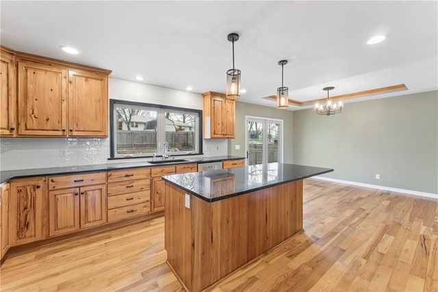 2916 Rimrock Drive, Lawrence, KS 66047