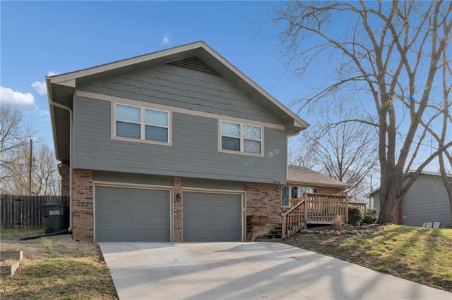 2916 Rimrock Drive, Lawrence, KS 66047