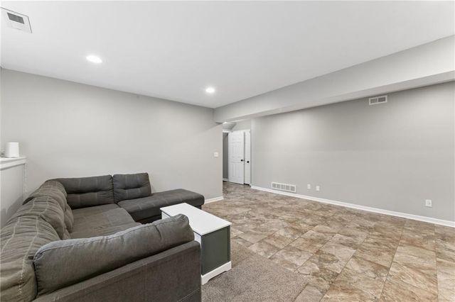 2916 Rimrock Drive, Lawrence, KS 66047