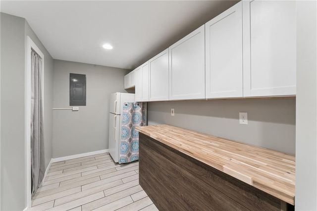 2916 Rimrock Drive, Lawrence, KS 66047