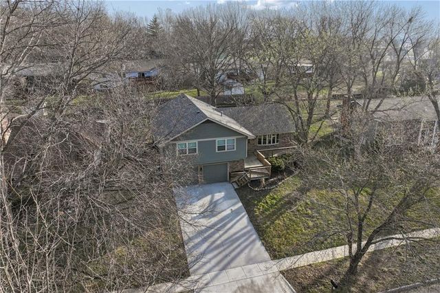 2916 Rimrock Drive, Lawrence, KS 66047