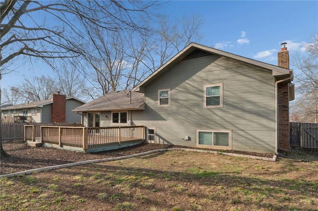 2916 Rimrock Drive, Lawrence, KS 66047