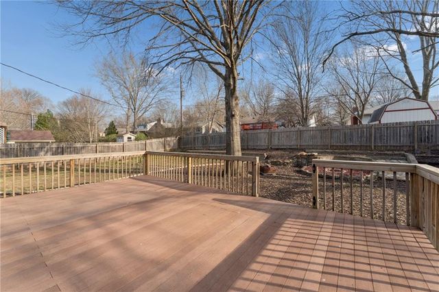 2916 Rimrock Drive, Lawrence, KS 66047