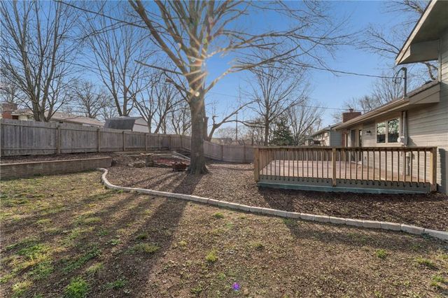 2916 Rimrock Drive, Lawrence, KS 66047