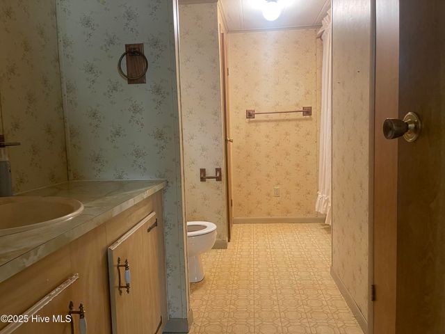 2537 Whichards Beach Road, Chocowinity, NC 27817