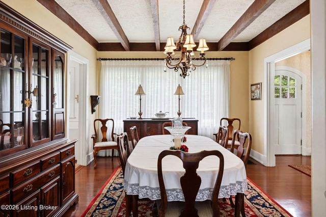 916 Audubon Pkwy, Audubon Park, KY 40213